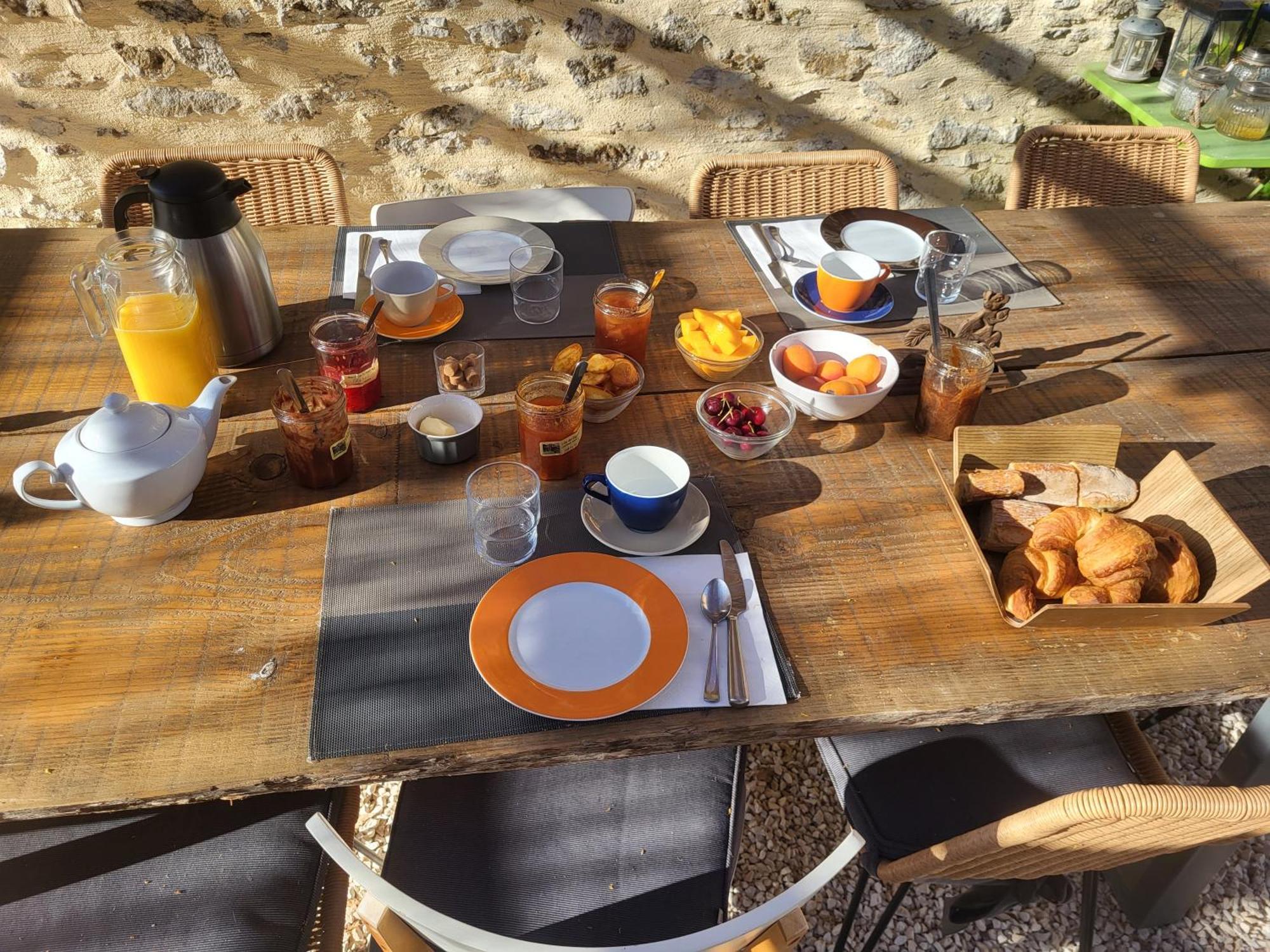 Bed and Breakfast Bastide De La Madeleine Pougnadoresse Екстер'єр фото
